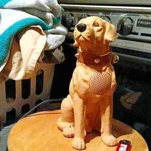 Bluetooth speaker Labrador dog